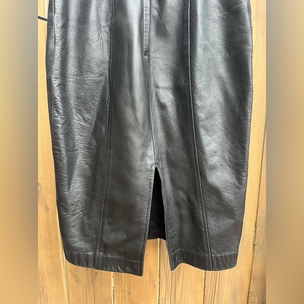 Danier Vintage Leather Skirt - Picture 2 of 7